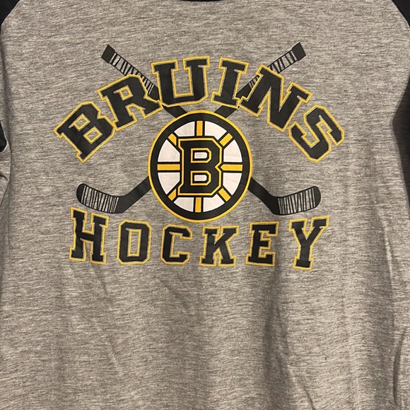 NHL Bruins Hockey long sleeve shirt size kids medium 10-12 NWOT - Picture 2 of 8